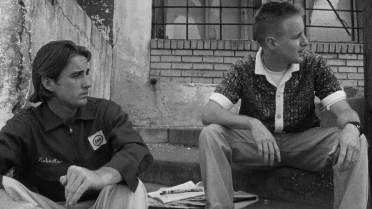 Кадр з фільму Пляшкова ракета (1993)