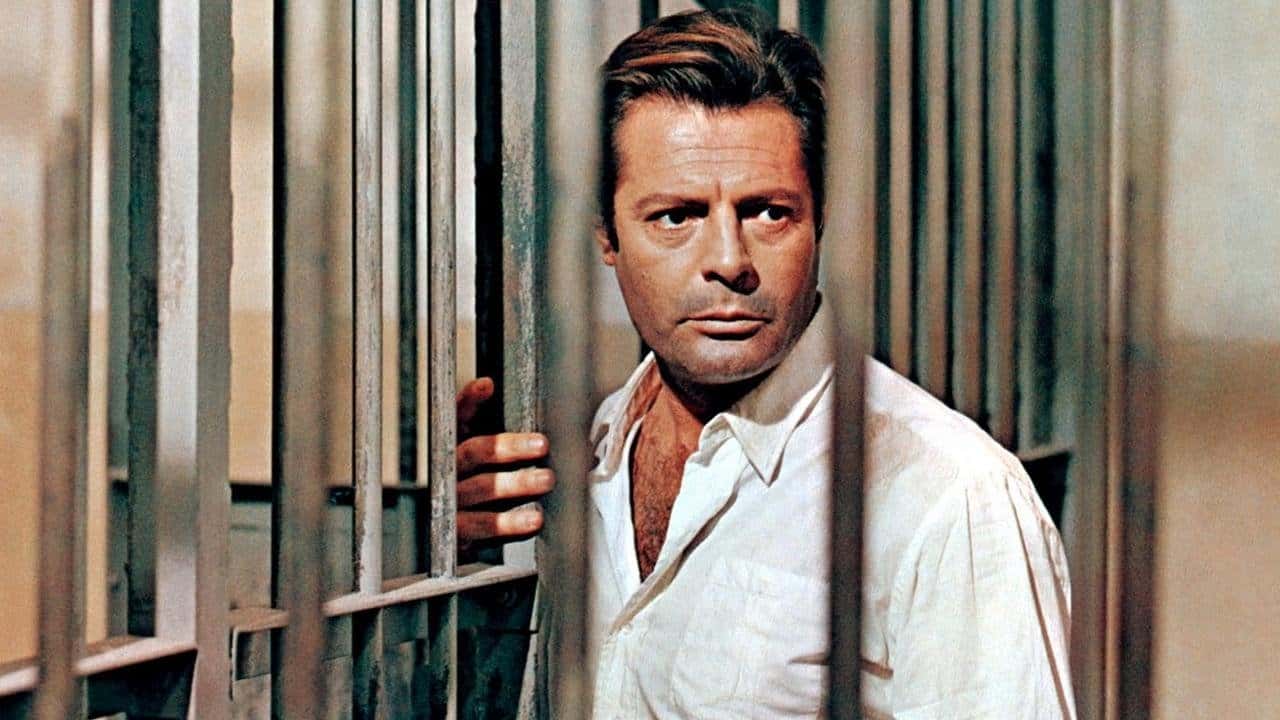 Кадр з фільму Сторонній (1967)
