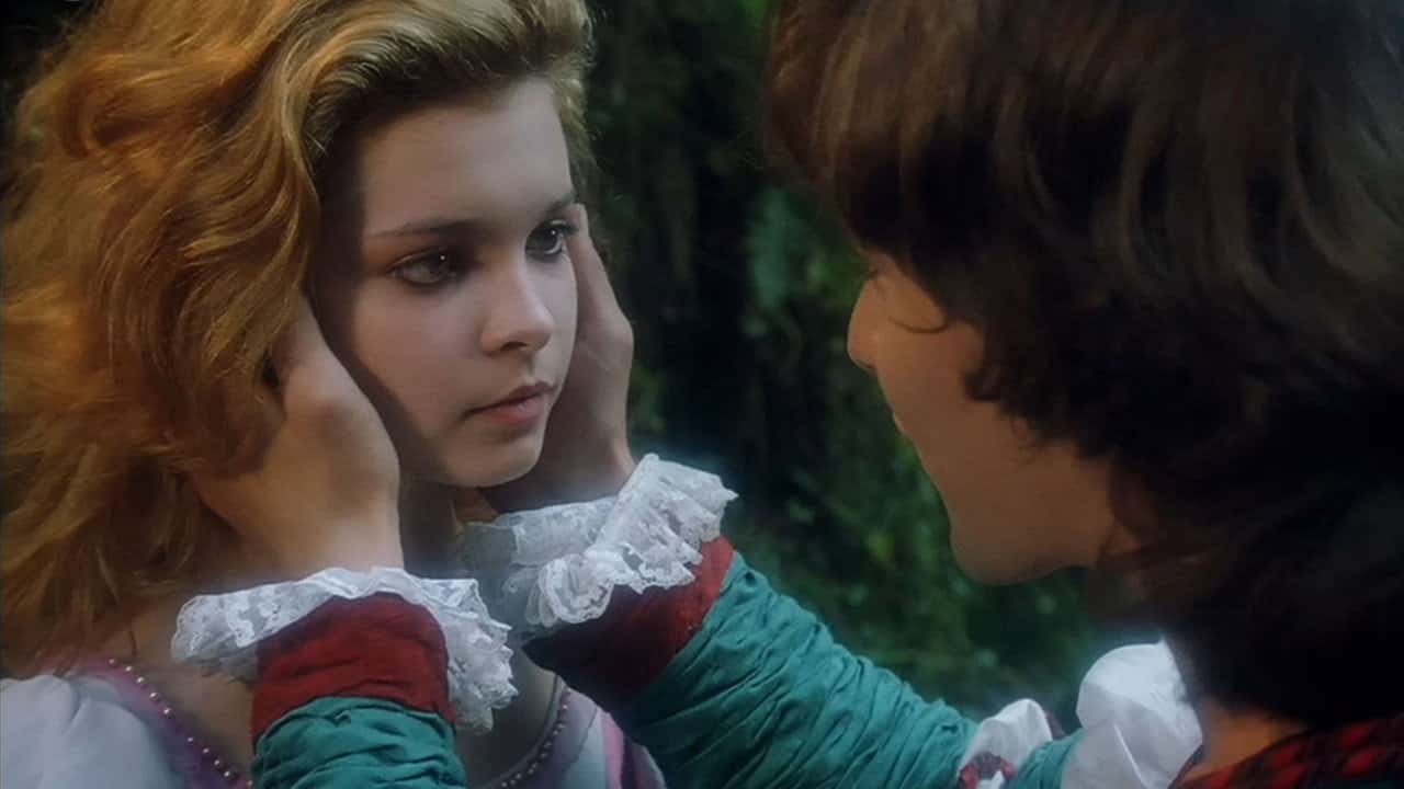 Кадр з фільму Спляча красуня (1990)