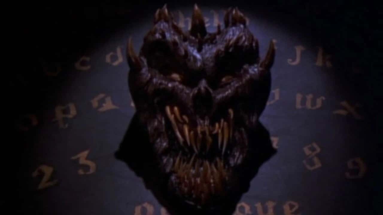 Кадр з фільму Відьомська дошка: Біси (1997)