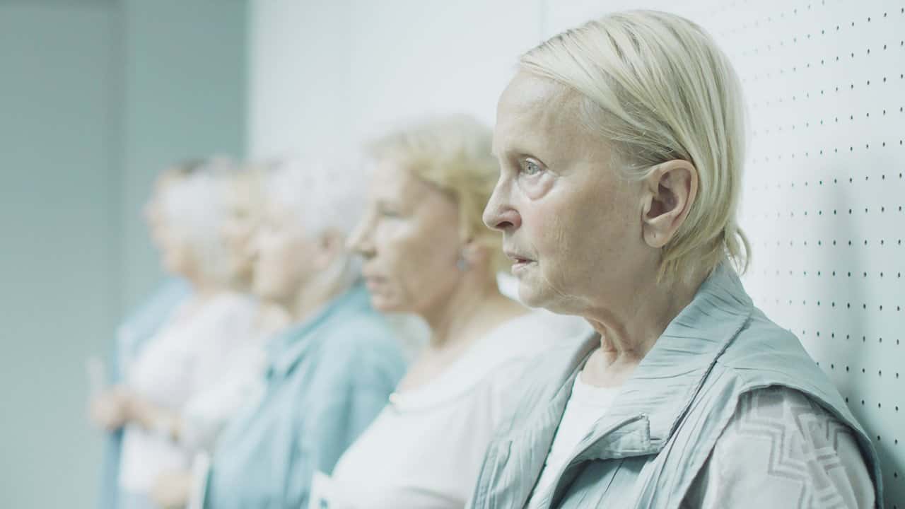 Кадр з фільму Жінка на даху (2022)