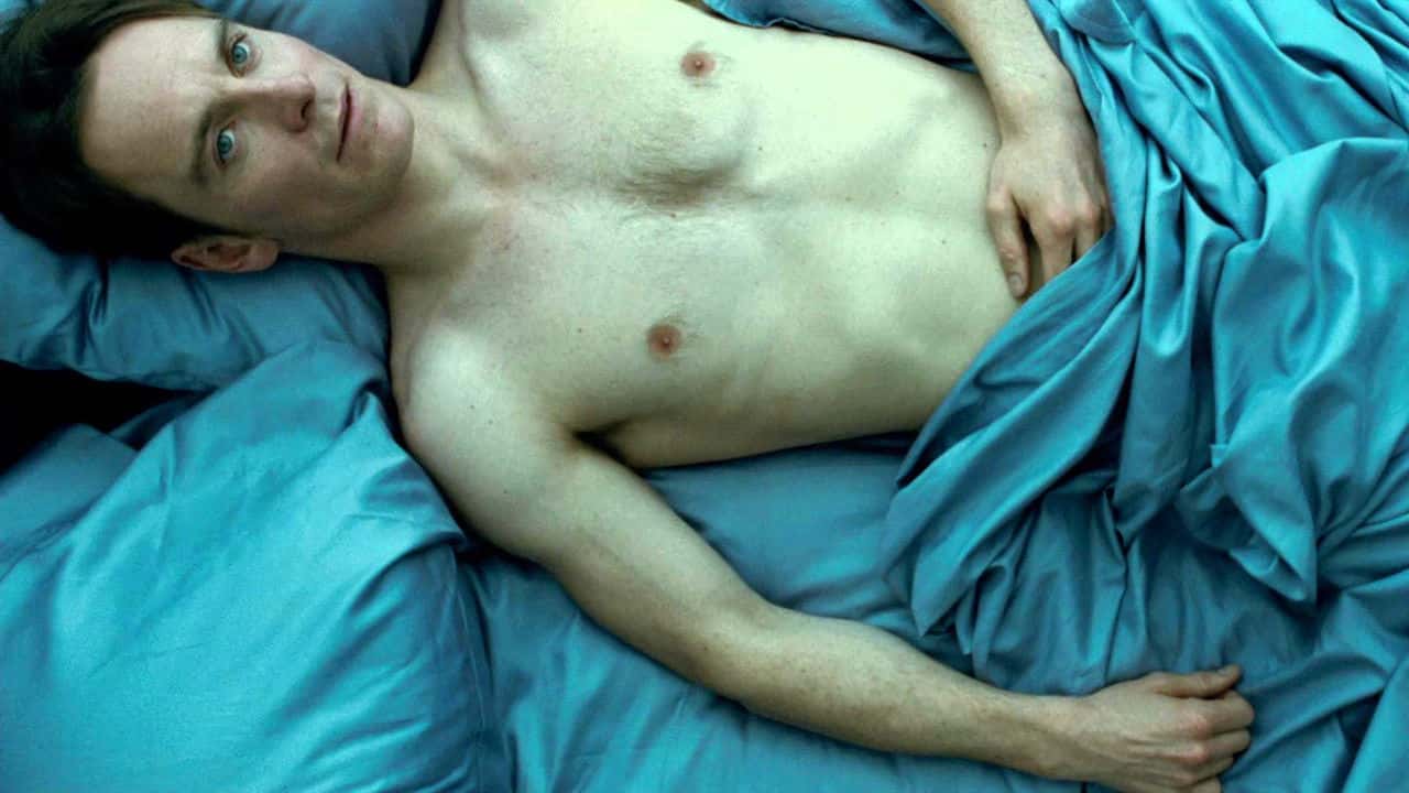 Кадр з фільму Сором (2011)