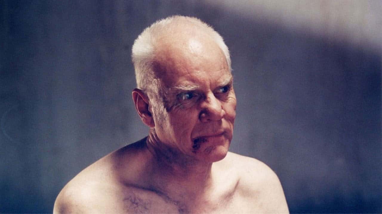 Кадр з фільму Нелюдь (2004)