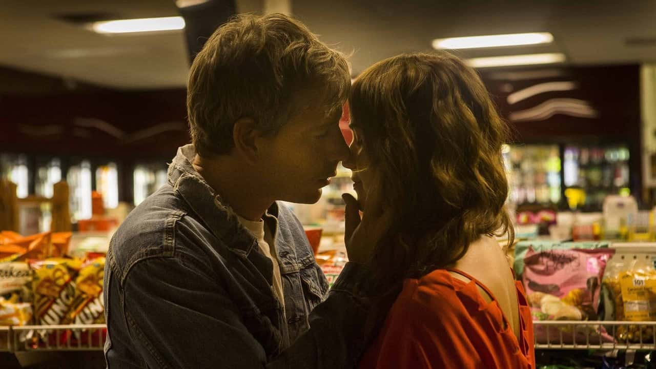 Кадр з фільму Окремо (2019)