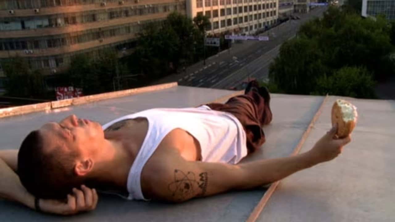 Кадр з фільму Життя за один день (2011)