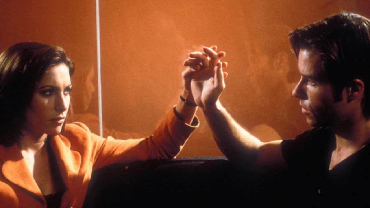 Кадр з фільму Їх поміняли тілами (1996)