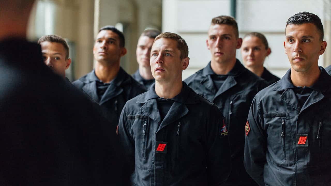 Кадр з фільму Крізь вогонь (2018)