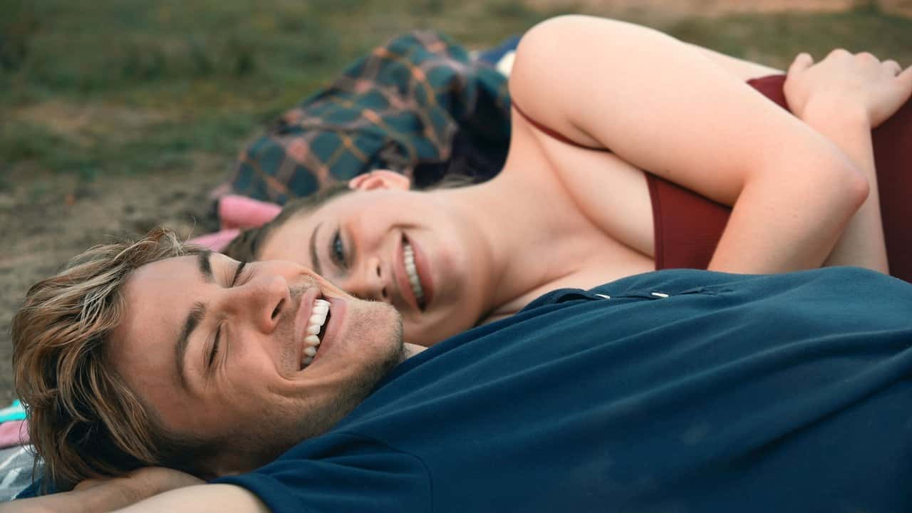 Кадр з фільму Так близько до горизонту (2019)