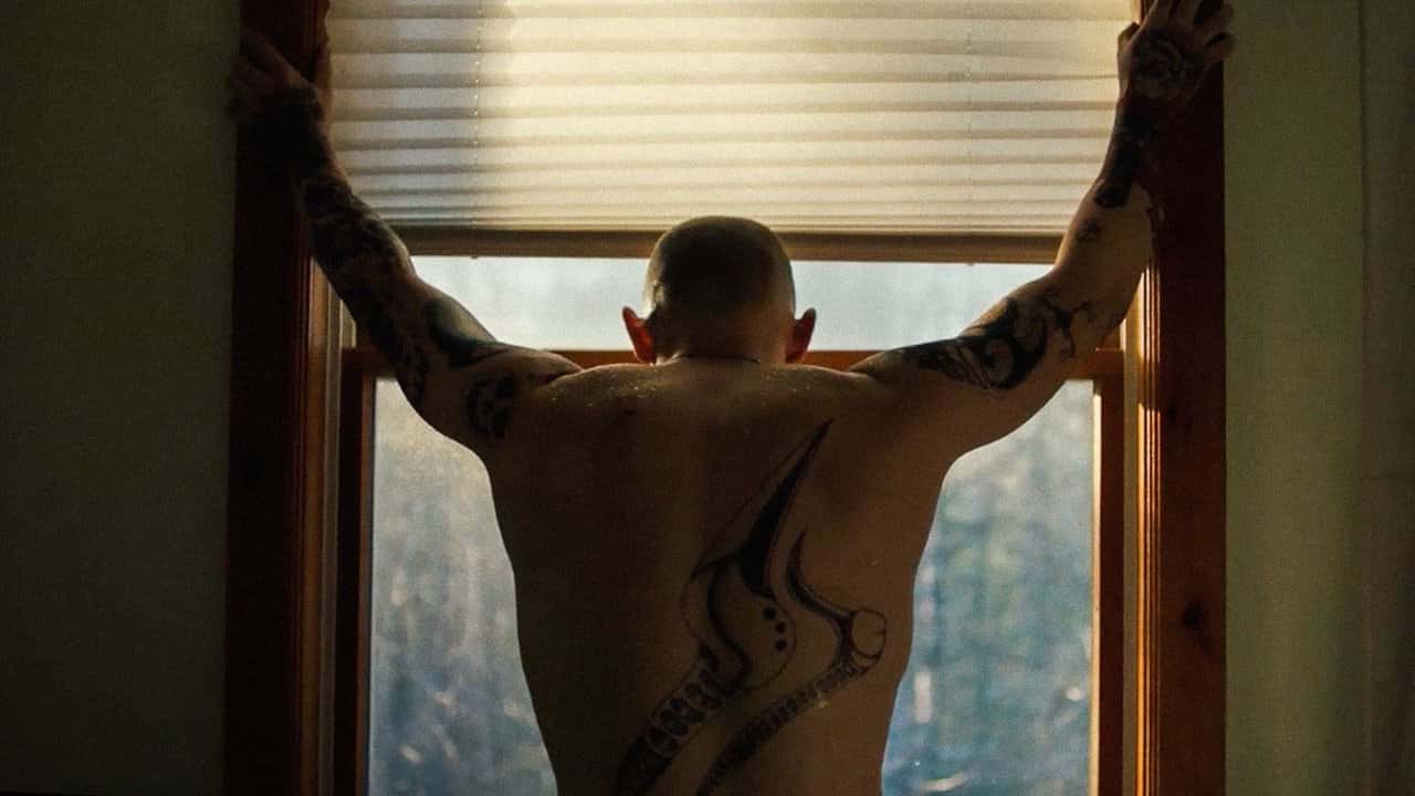 Кадр з фільму Скін (2019)