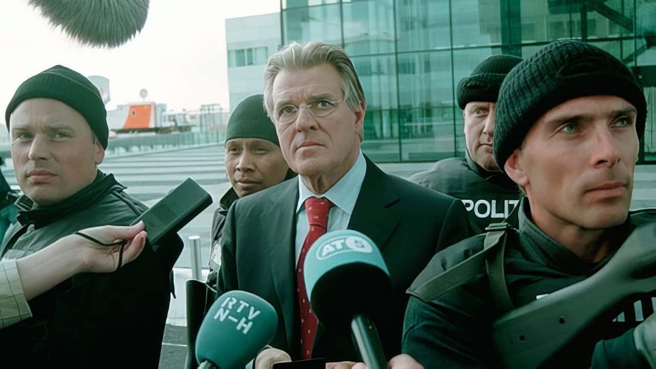 Кадр з фільму За кадром (2005)