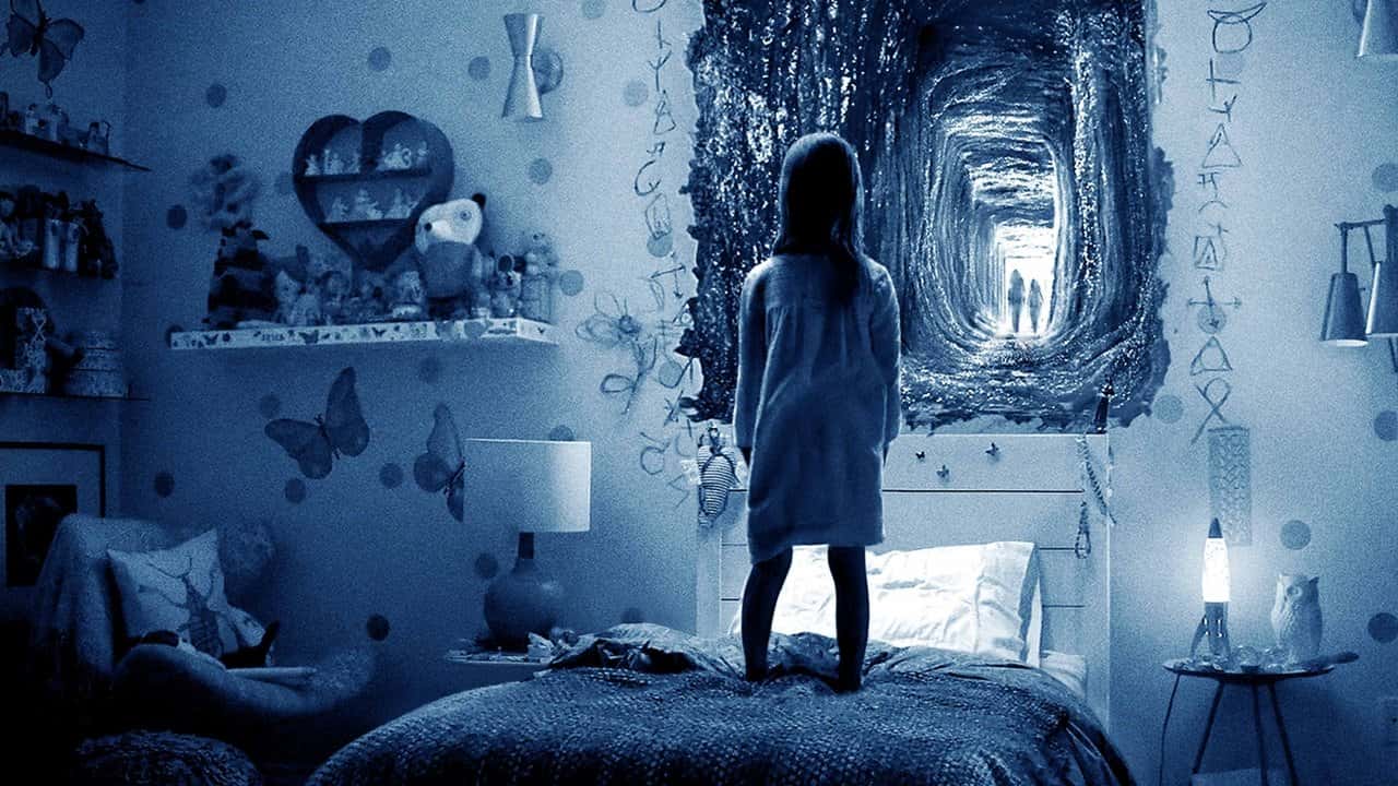 Кадр з фільму Паранормальне явище 5: Примарний світ (2015)