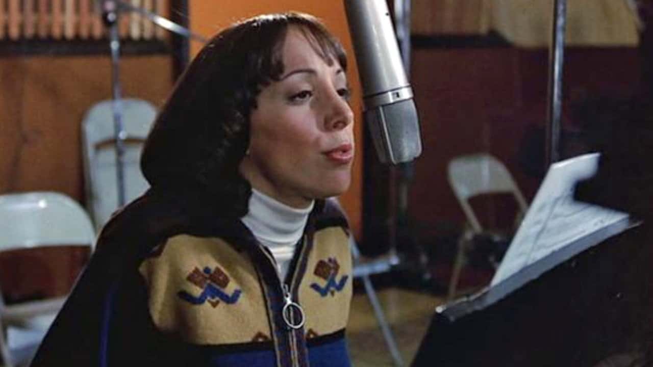 Кадр з фільму Ти осяюєш моє життя (1977)