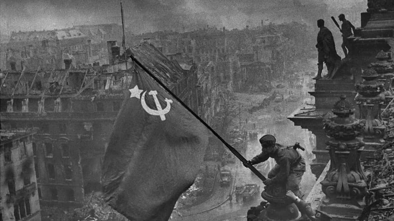 Кадр із серіалу Радянський Союз у війні. Кров на снігу (1996)