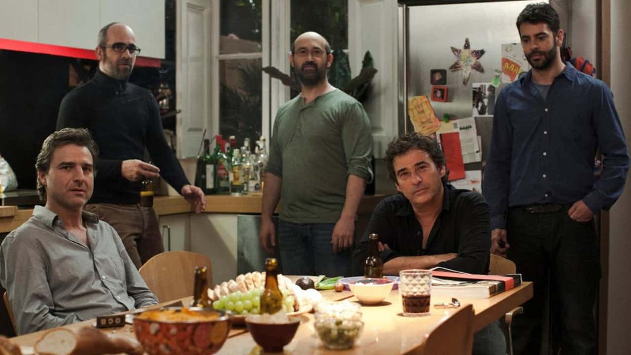 Кадр з фільму Чоловіки на межі (2012)