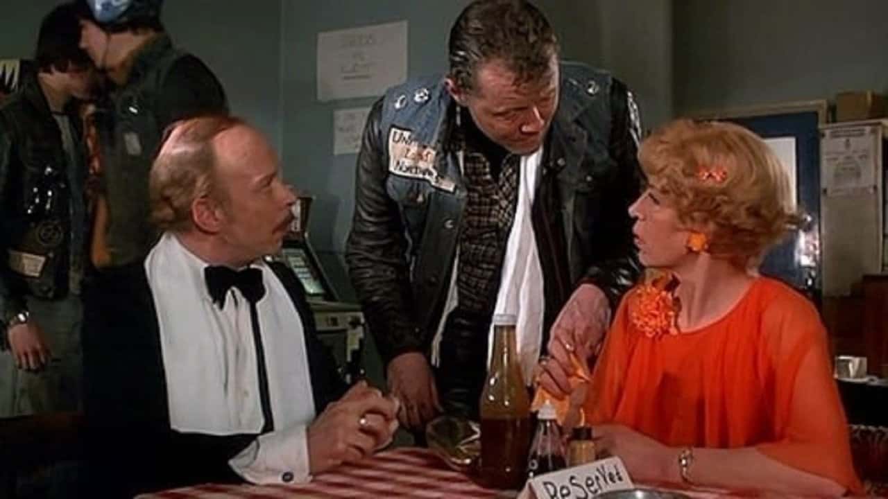 Кадр з фільму George & Mildred (1980)