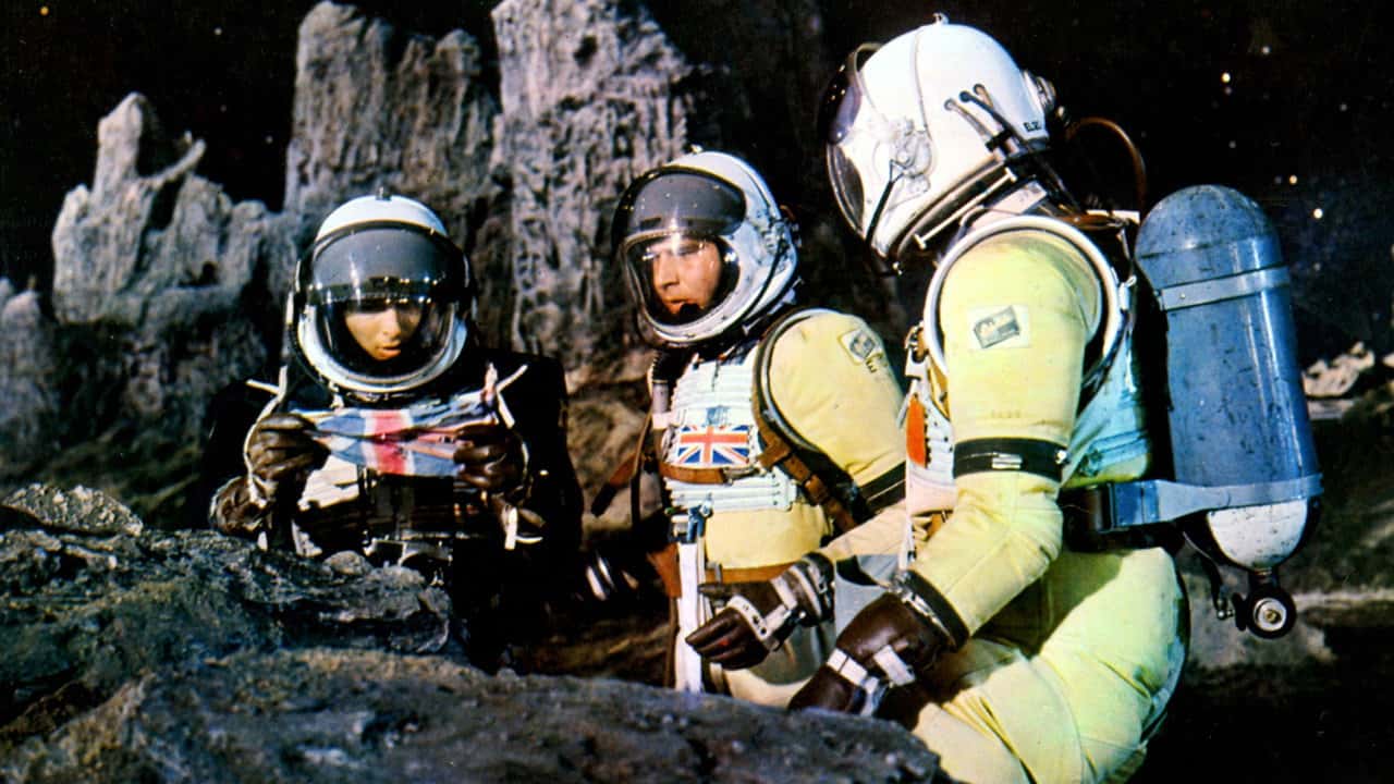 Кадр з фільму Перші люди на Місяці (1964)