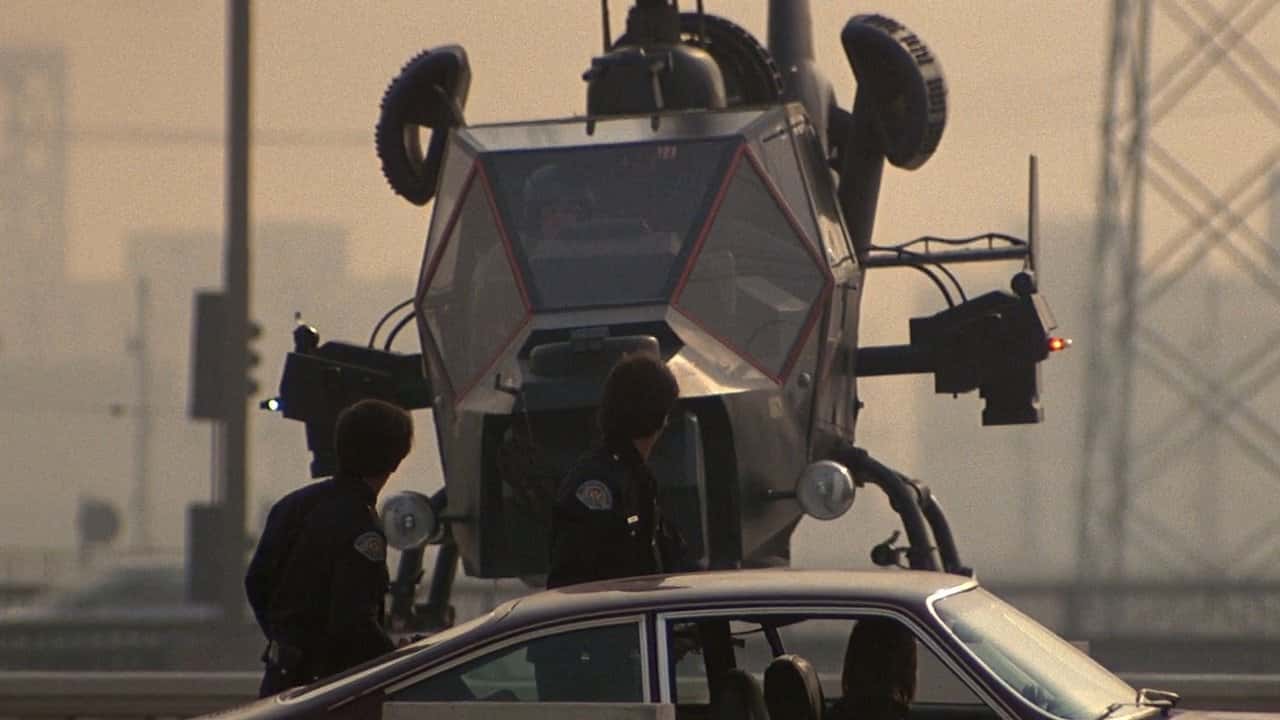 Кадр з фільму Блакитний грім (1983)