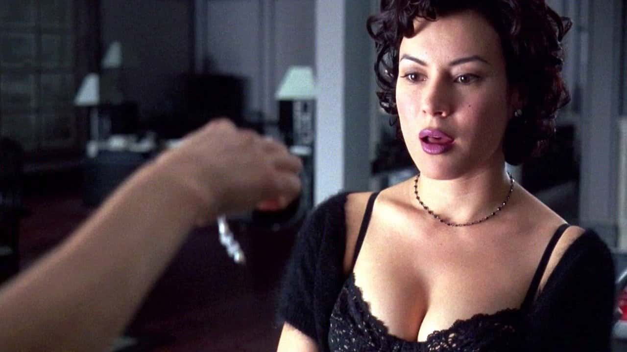 Кадр з фільму Зв'язок (1996)