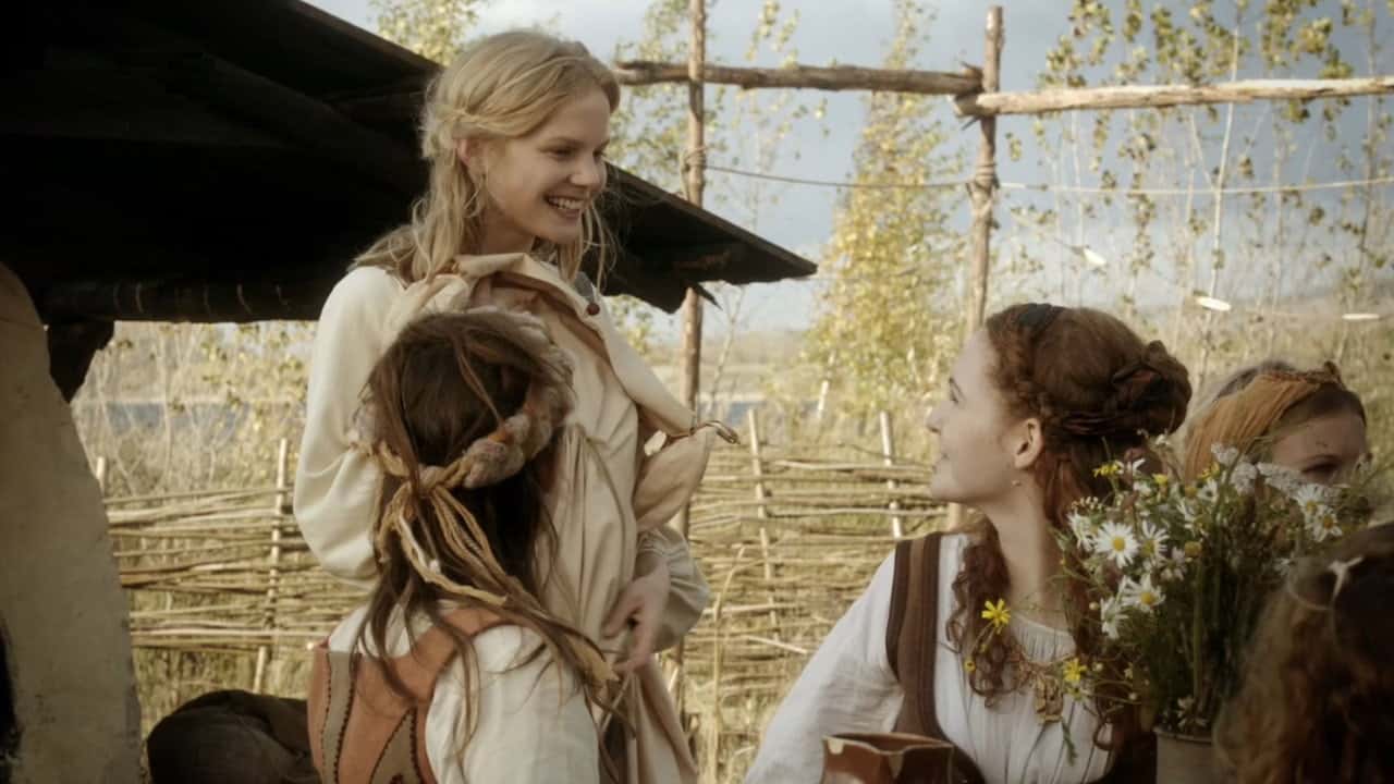 Кадр з фільму Шість лебедів (2012)