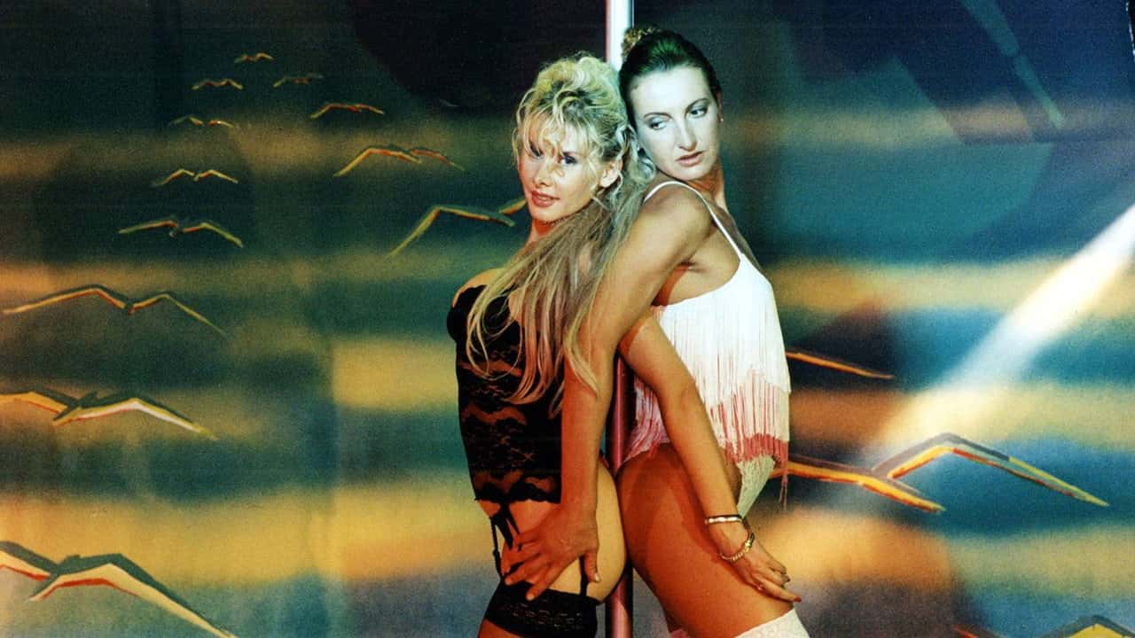 Кадр з фільму Убивчий стриптиз (2002)