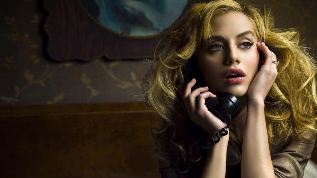 Кадр з фільму Навпроти по коридору (2009)