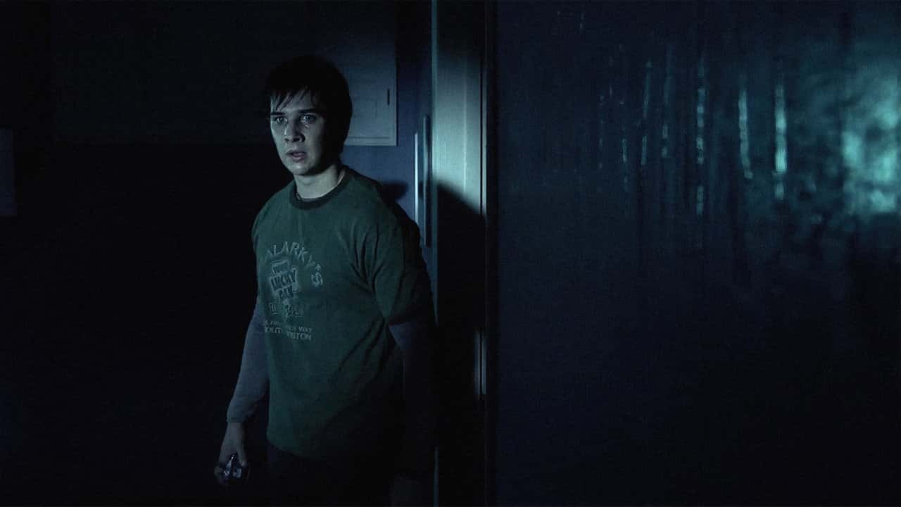 Кадр з фільму Кола (2005)