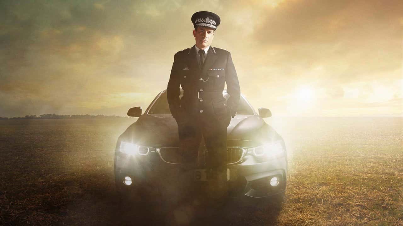 Кадр із серіалу Дикий Білл (2019)