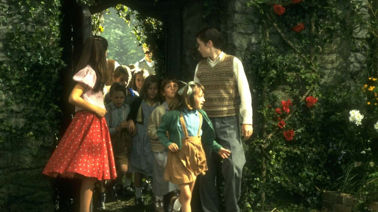 Кадр з фільму Повернення в таємничий сад (2000)