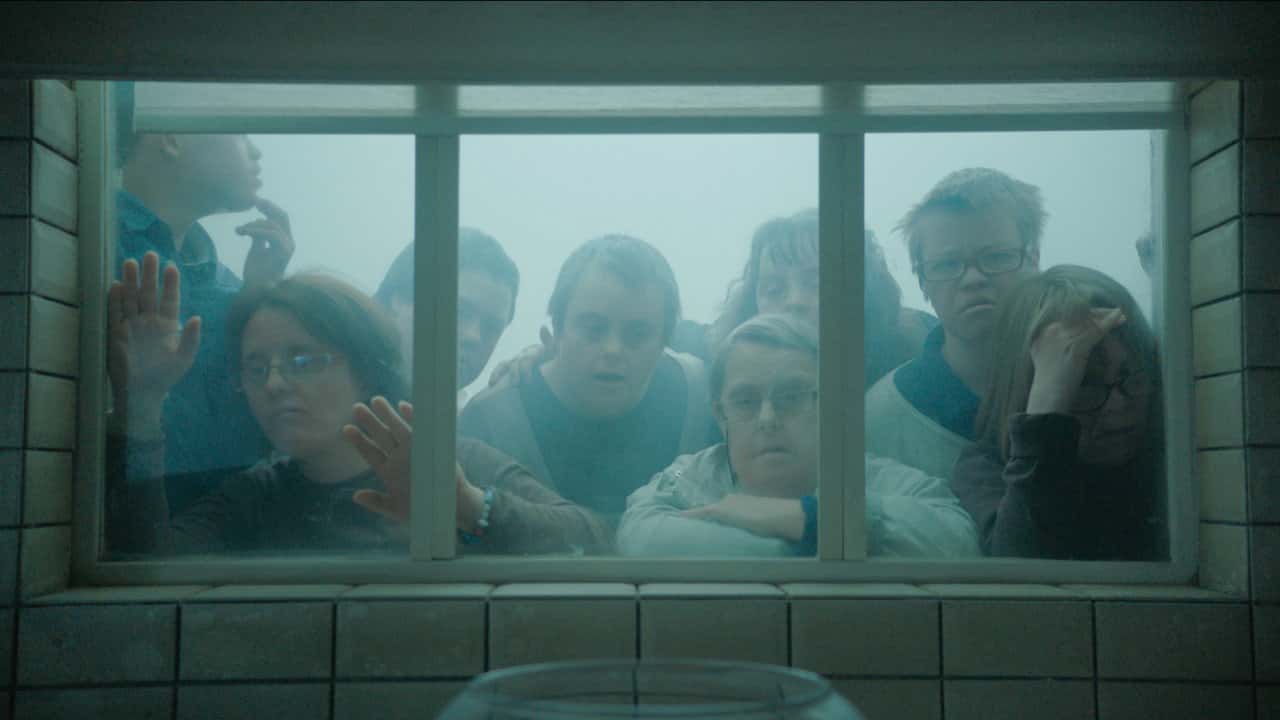 Кадр з фільму Не такий як усі (2016)