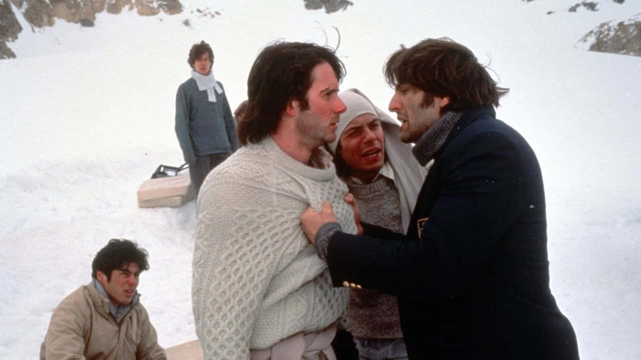 Кадр з фільму Живі (1993)