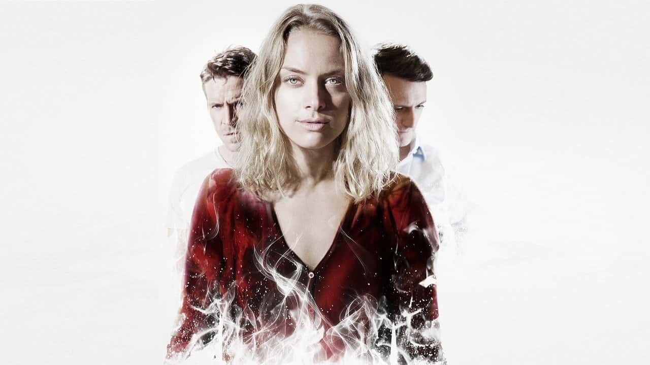 Кадр з фільму Червона сукня (2015)