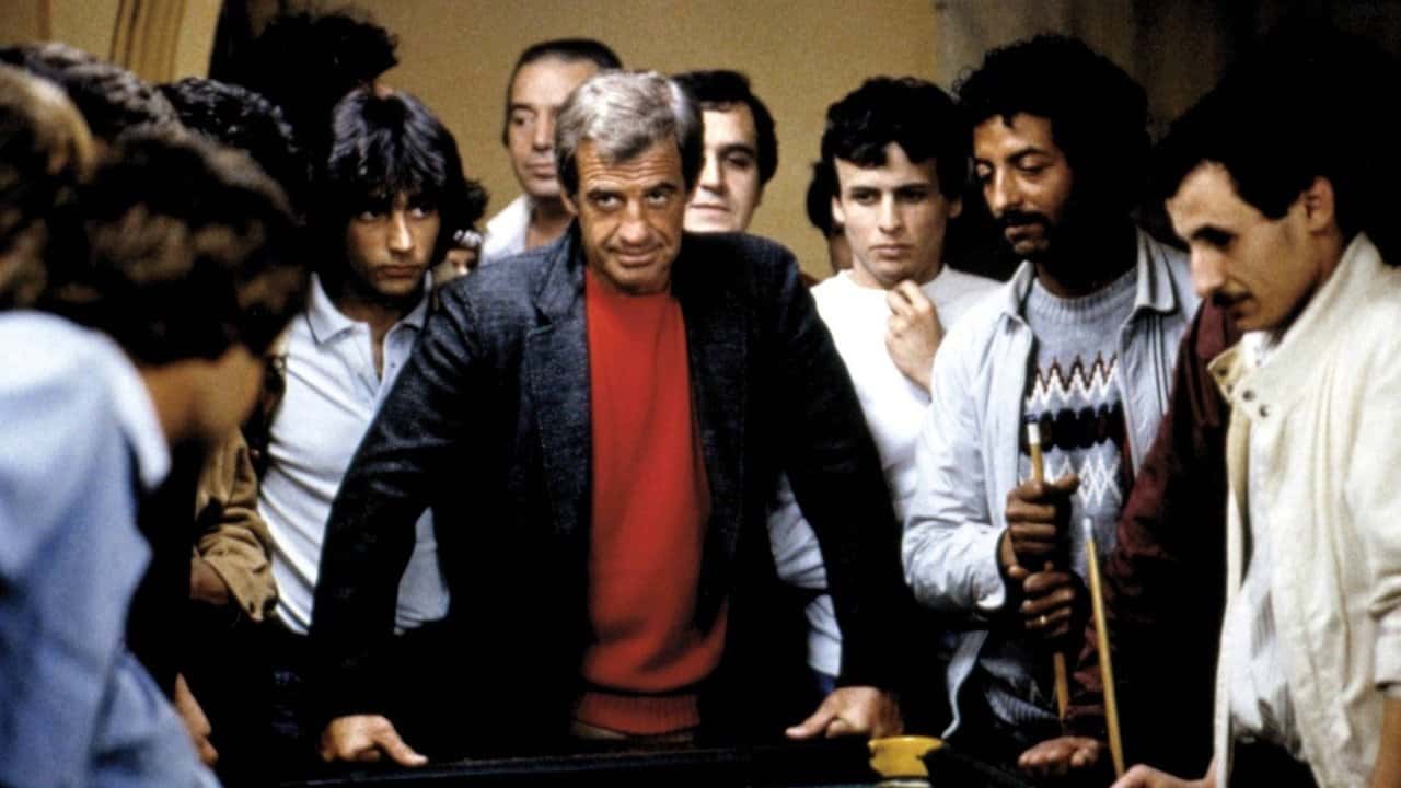 Кадр з фільму Понад закон (1983)
