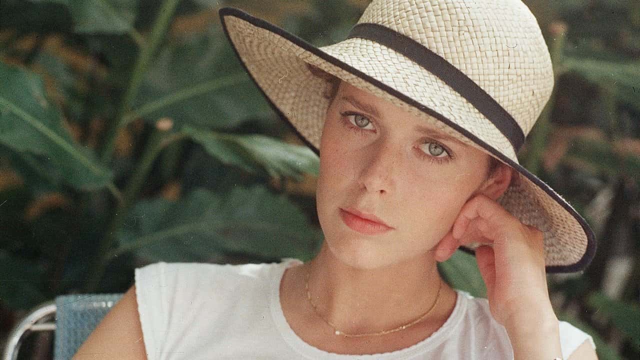 Кадр з фільму Прощавай, Еммануель (1977)