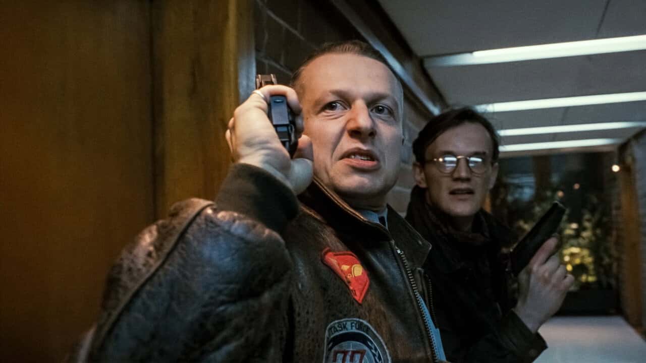 Кадр з фільму Пси (1992)