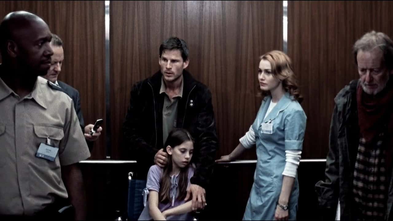 Кадр з фільму Темні рівні / Темні Поверхи (2008)