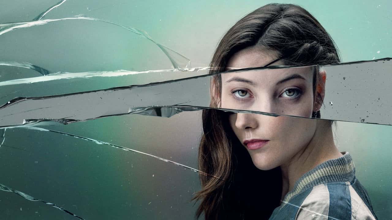 Кадр із серіалу Дівчина в дзеркалі / Альма (2022)