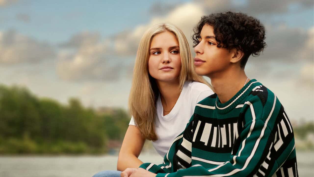 Кадр з фільму Зимова затока (2021)