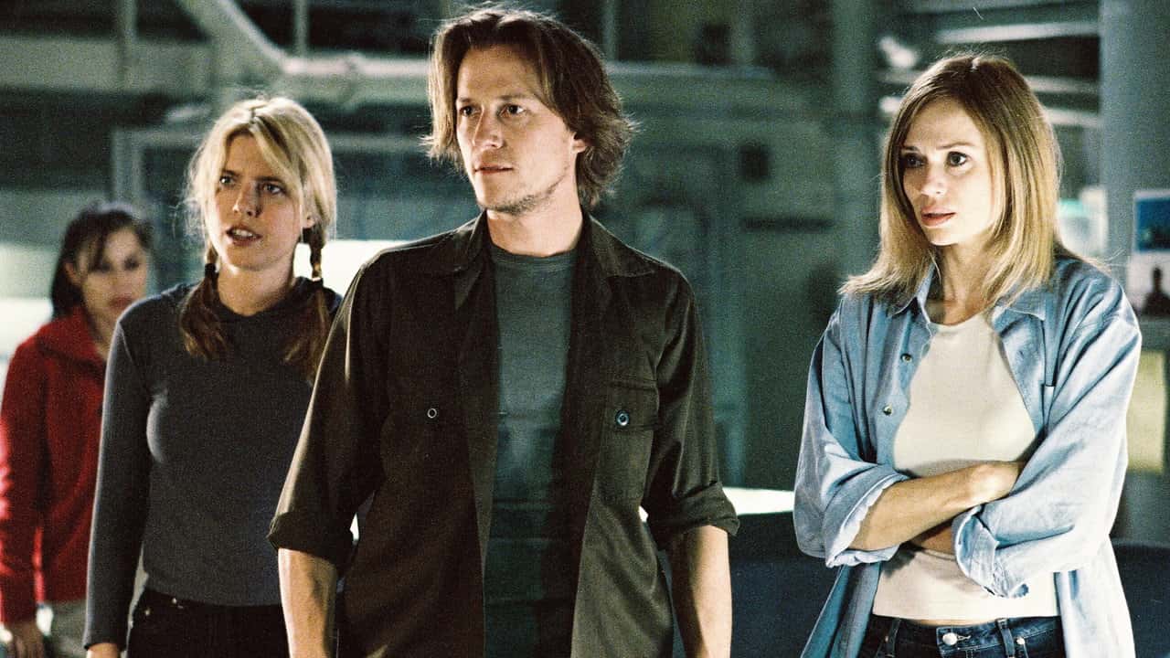 Кадр з фільму Скажені акули / Люті акули (2005)