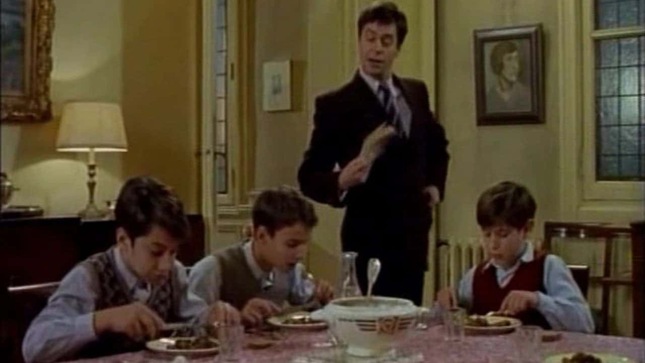 Кадр з фільму Маленький парижанин (2004)