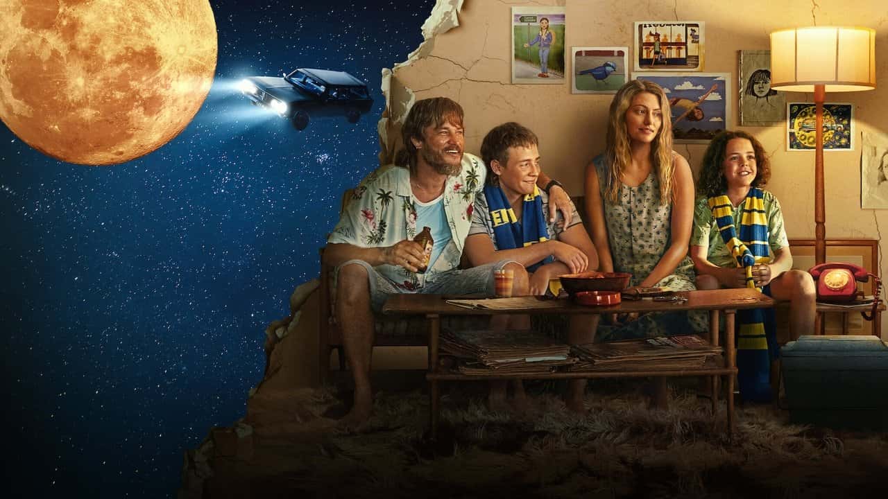 Кадр із серіалу Хлоп’я поглинає всесвіт (2024)