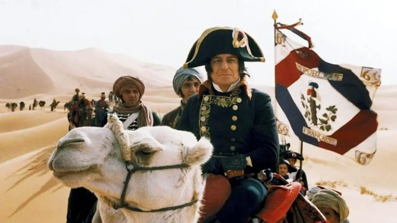 Кадр із серіалу Наполеон (2002)