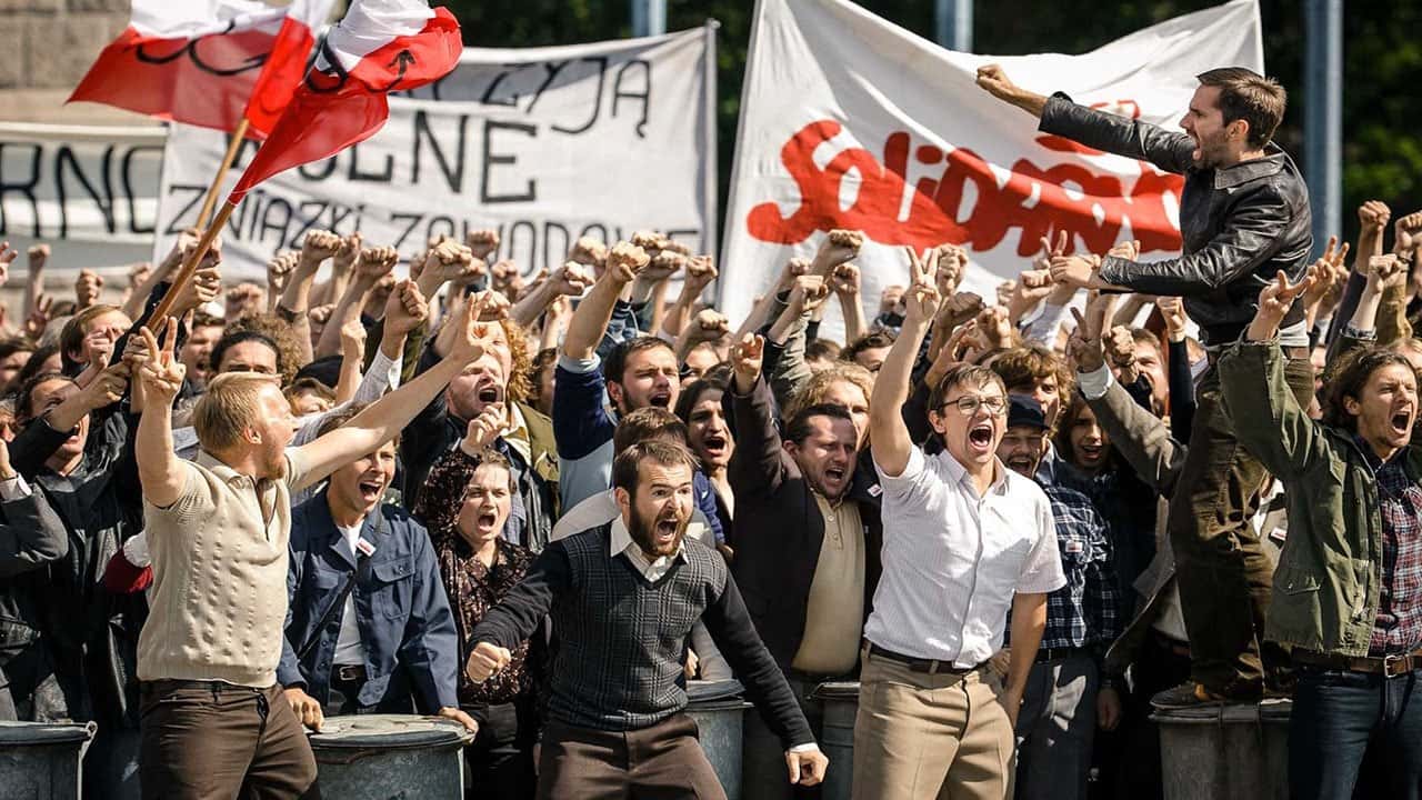 Кадр з фільму 80 мільйонів (2011)