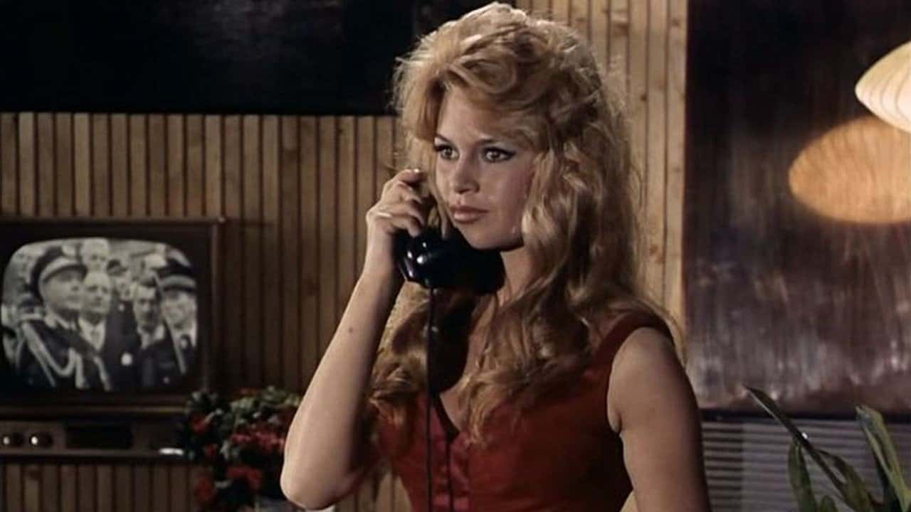 Кадр з фільму Парижанка (1957)