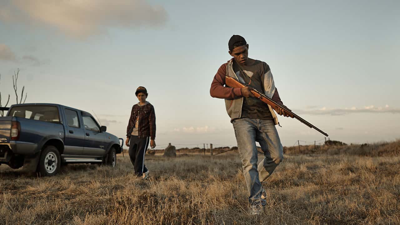 Кадр з фільму Зламаний берег / Розколотий берег (2013)
