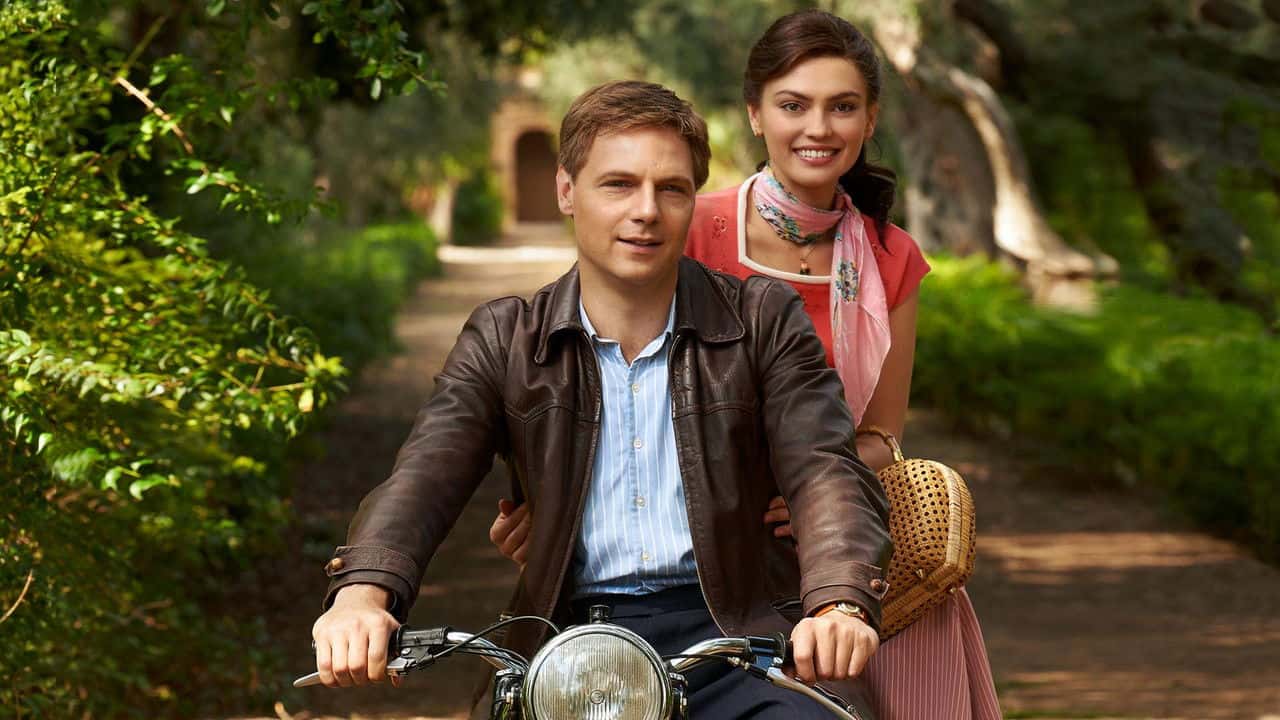 Кадр із серіалу Кохання без кордонів (2019)