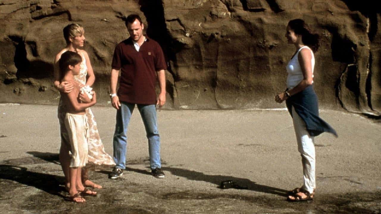 Кадр з фільму Зниклі в Бермудах (1998)