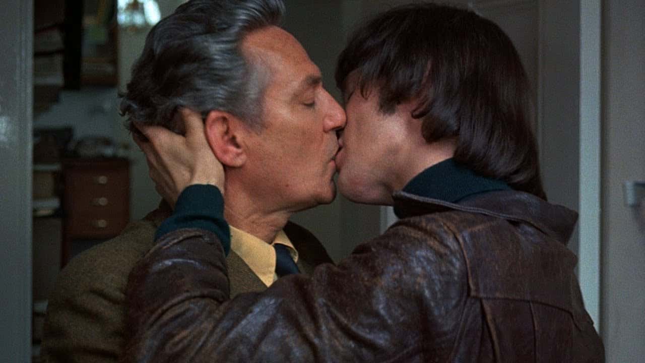 Кадр з фільму Неділя, клята неділя (1971)