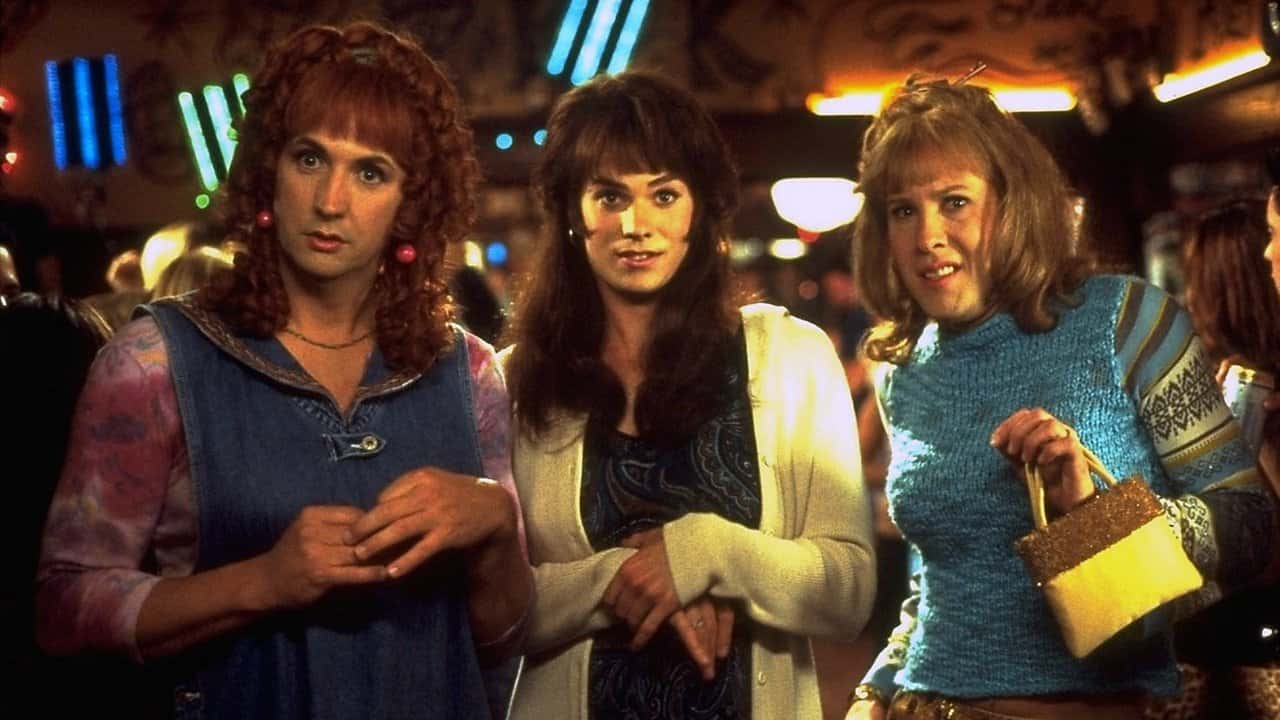 Кадр з фільму Хлопці з жіночого гуртожитку (2002)