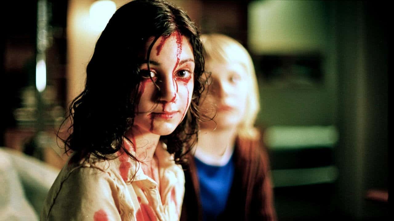 Кадр з фільму Впусти мене (2008)
