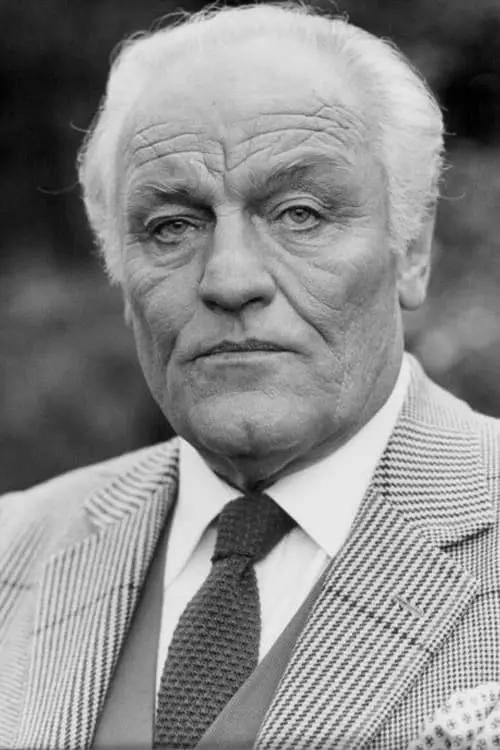 Фото Charles Gray
